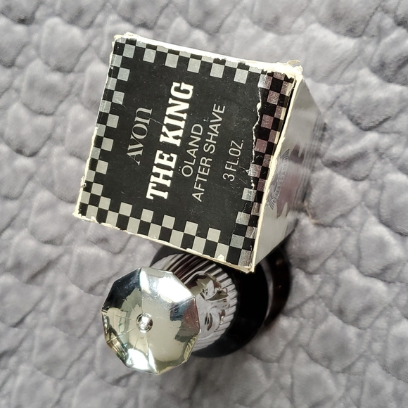 Avon The King Oland Aftershave 3 Fl. Oz - Picture 3 of 5